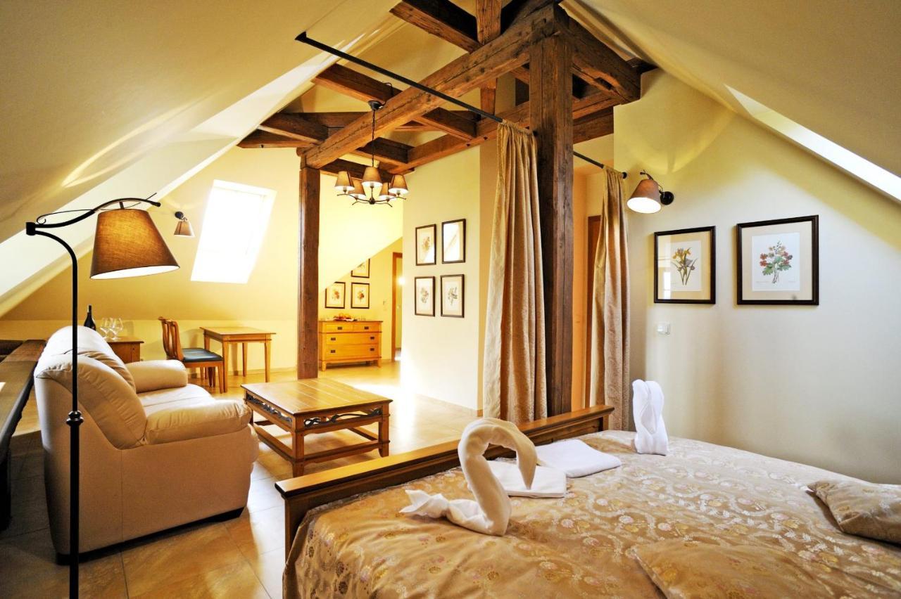 Hotel Kristin Hradek Decin Ngoại thất bức ảnh
