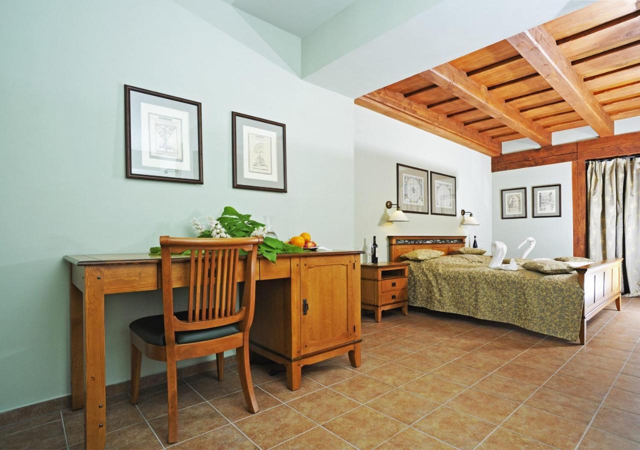 Hotel Kristin Hradek Decin Ngoại thất bức ảnh