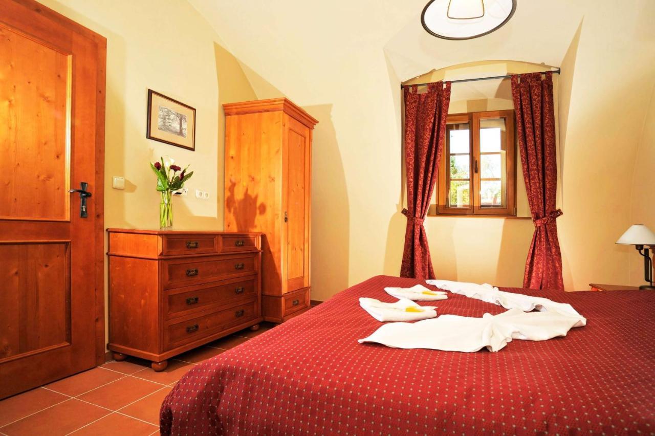 Hotel Kristin Hradek Decin Ngoại thất bức ảnh