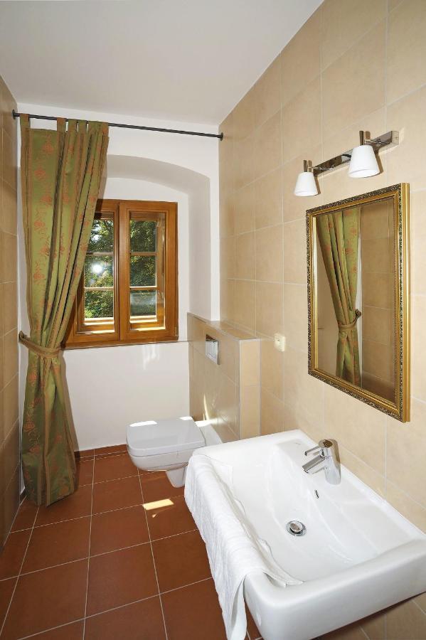 Hotel Kristin Hradek Decin Ngoại thất bức ảnh