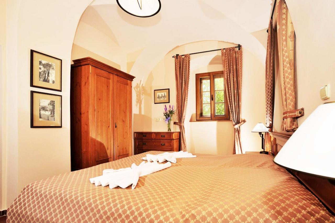 Hotel Kristin Hradek Decin Ngoại thất bức ảnh